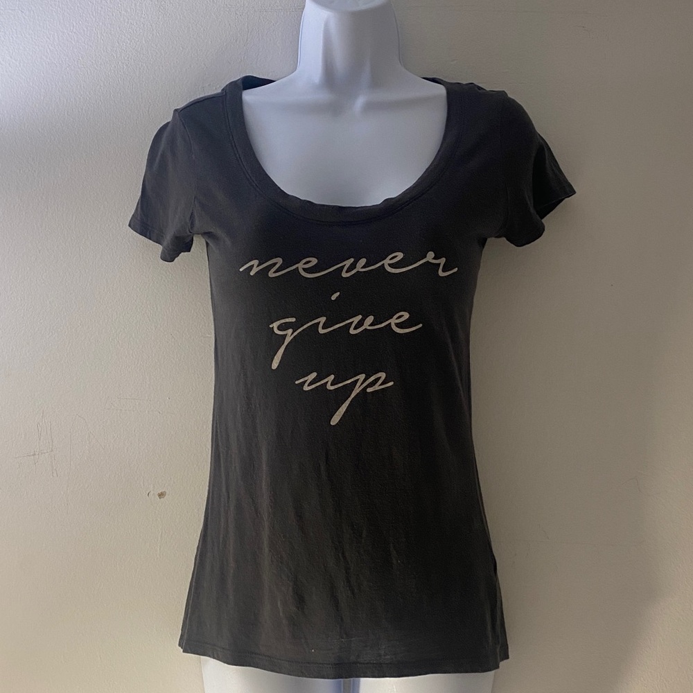 Express Scoop Neck Tee with 'Never Give Up' Script